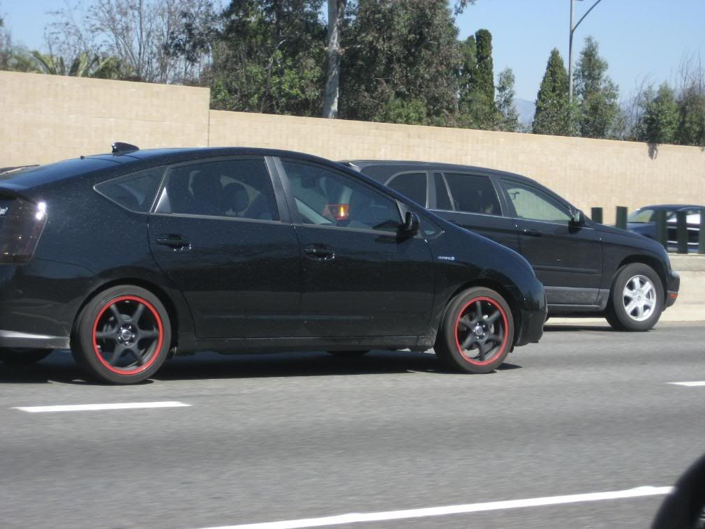 Black Car With Red Rims Appearantly Photo by moosetrkz | Photobucket