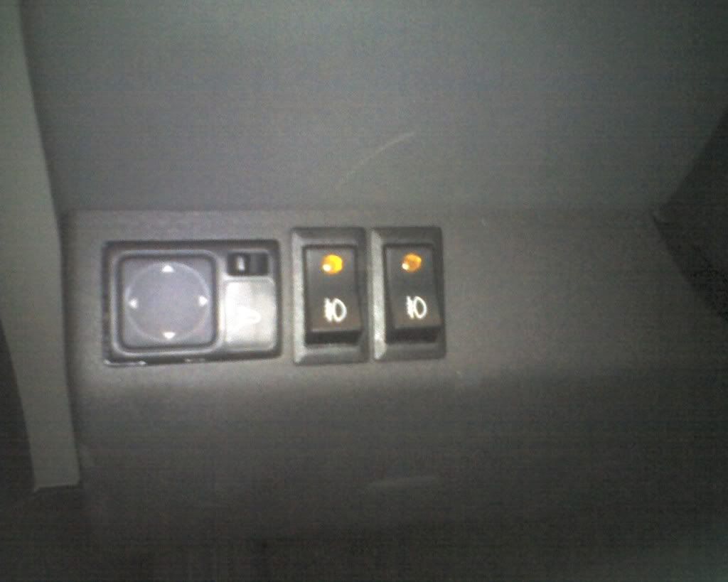 Where is the fog light switch on a nissan note #1
