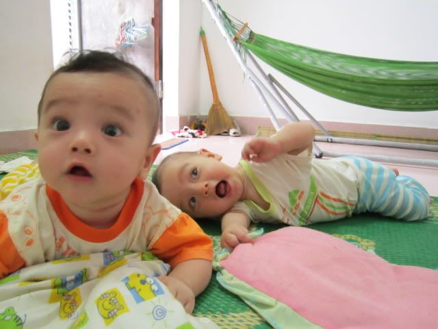 Hai b&#7841;n M&#7841;nh Quang