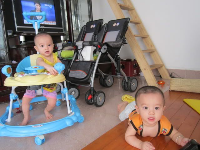 Hai anh em m&igrave;nh