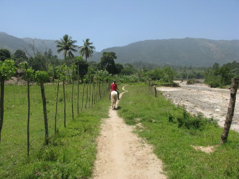 BaiguateWaterfall11.jpg