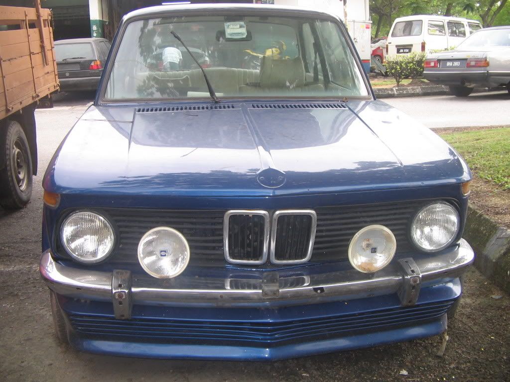 061101BMW2002frontfull.jpg