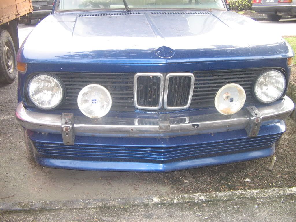 061101BMW2002frontlower.jpg