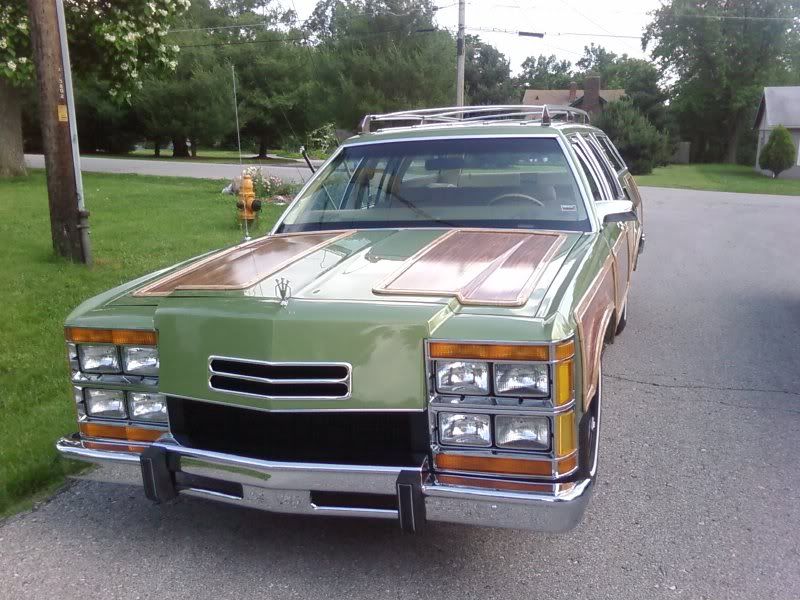 Man-gets-bored_-builds-Family-Truck.jpg