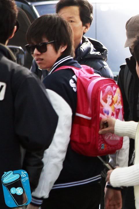 Heechul and Siwon Wears Yonsei Jacket