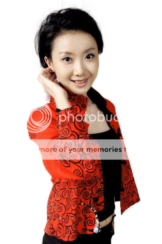 cctv--4《中国新闻》主持人---曾湉