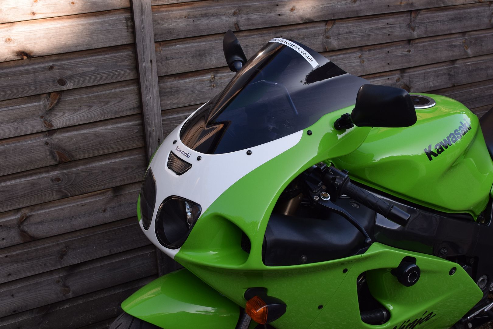 SOLD, Kawasaki ZX-7R P4 (14900 miles, Exceptional) 1999 T Reg