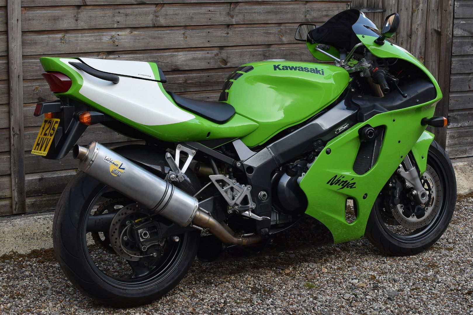 ヘリマス SOLD, Kawasaki ZX-7R P4 (14900 miles, Exceptional) 1999 T Reg