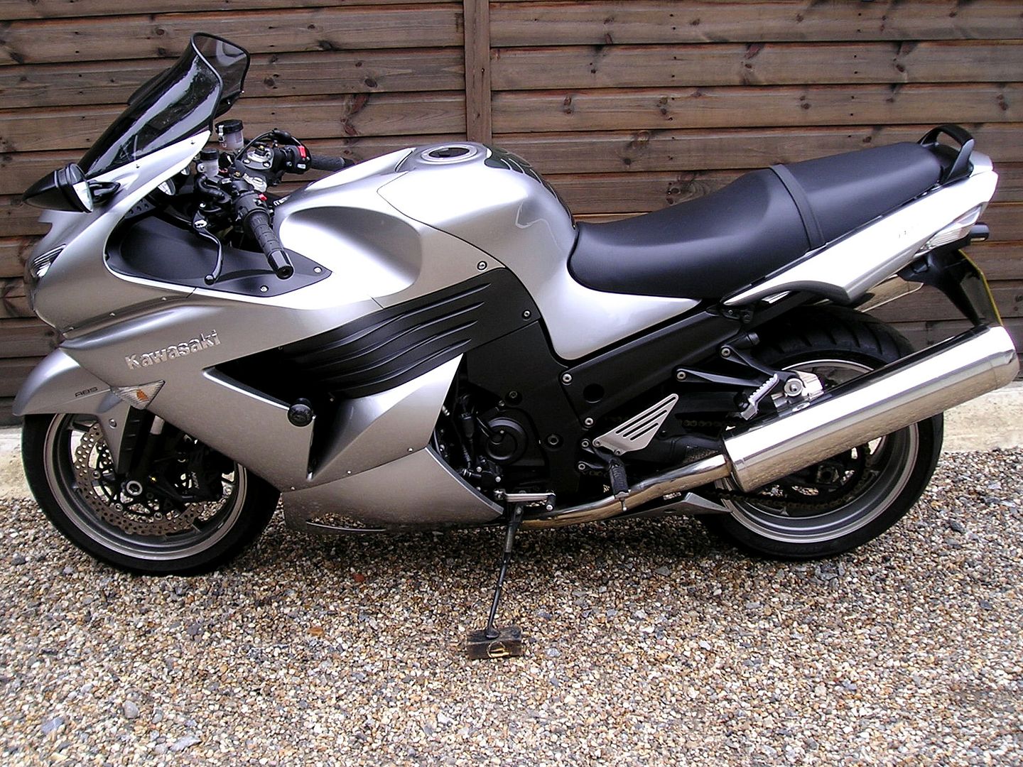 kawasaki zzr 1400 2010