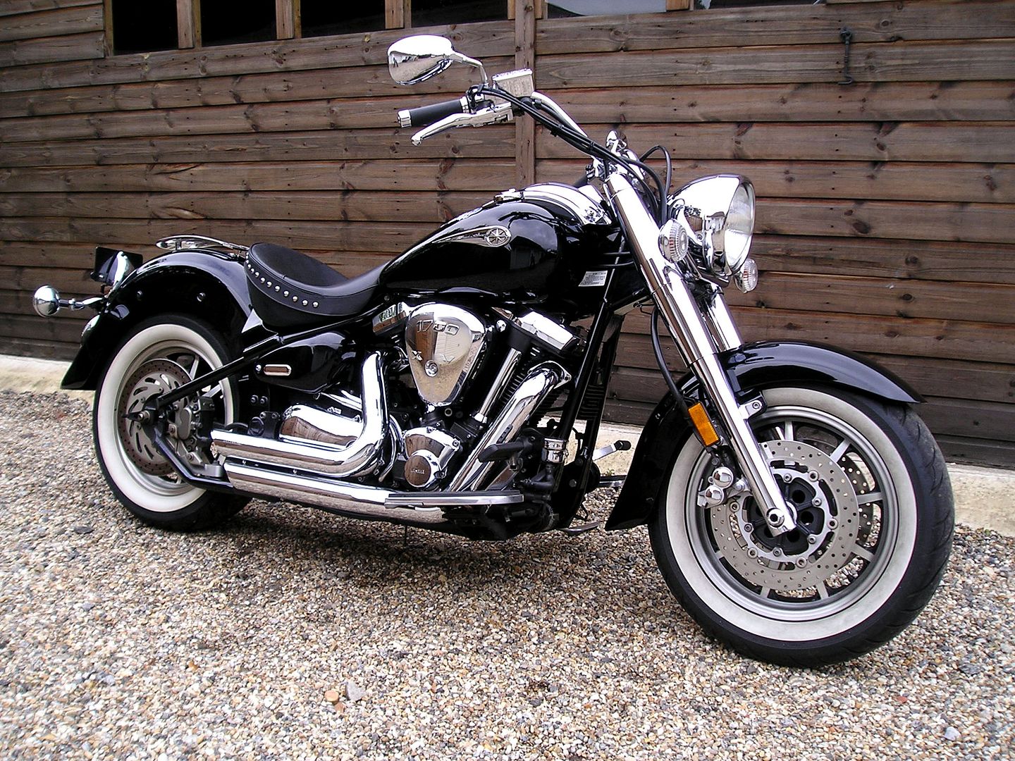 xv 1700 roadstar