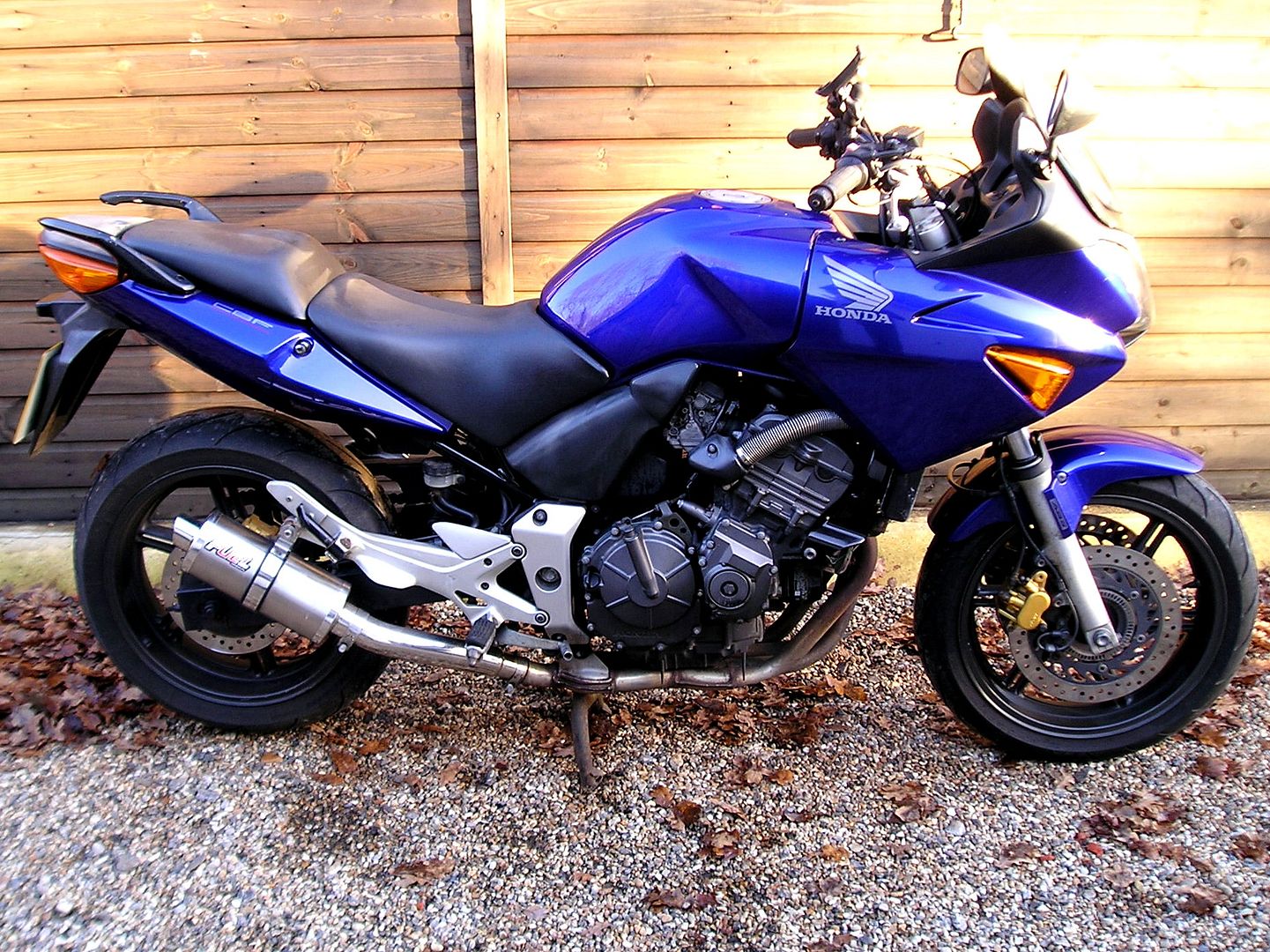 £ SOLD, Honda CBF600S A-4 ABS, 2004 54 Reg – Sargents of Sussex